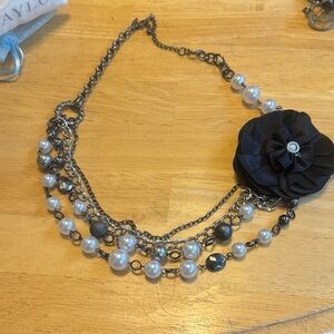 Elegant Black and Silver Pearl Necklace